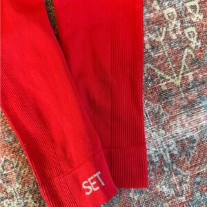 SET Active Bold Red Leggings